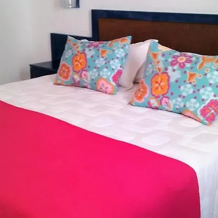 Juan Vista Piscina Y Mar * פוארטו דל כרמן